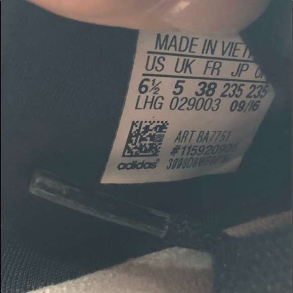 Adidas Boost NMD R1 womens sneakers size 6.5 - Picture 9 of 9